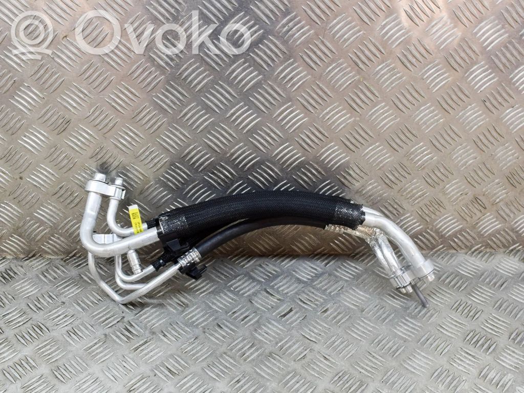 Tesla Model Y Ilmastointilaitteen putki (A/C) 