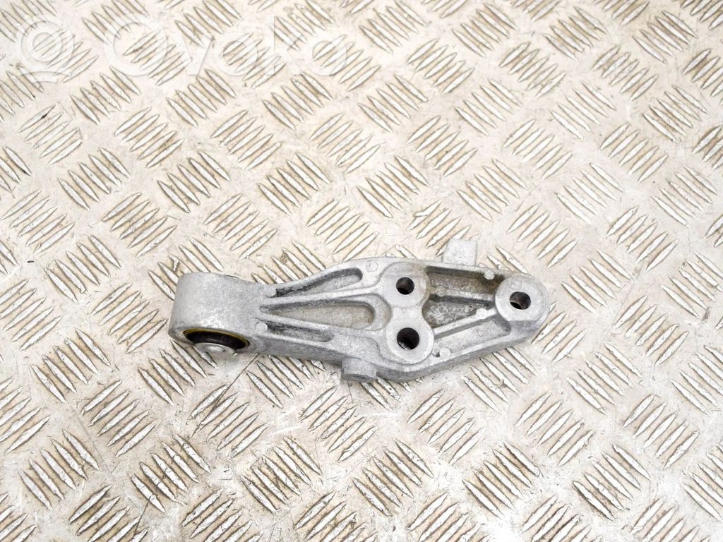 Volvo XC40 Gearbox mounting bracket 