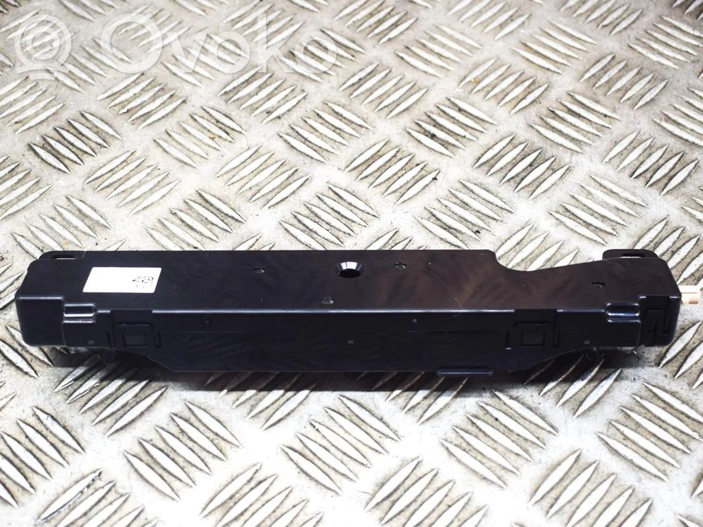 Tesla Model 3 Antennenverstärker Signalverstärker 