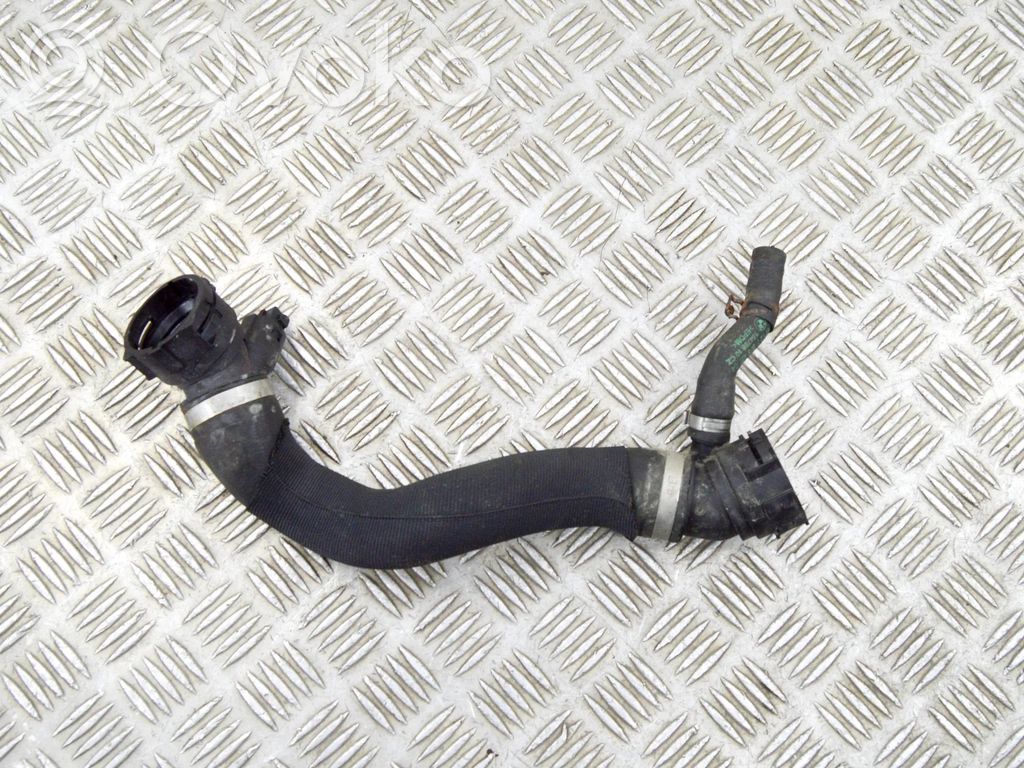 BMW 5 F10 F11 Conductă/furtun lichid de răcire motor 