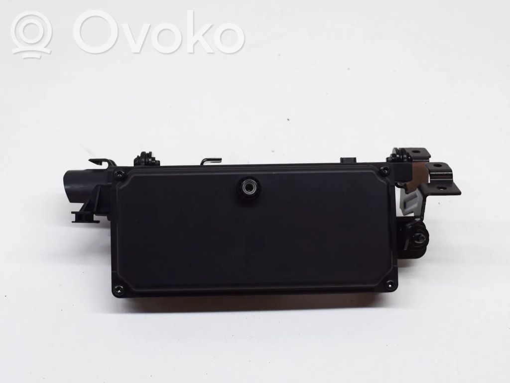 Windshield/windscreen camera   32327234