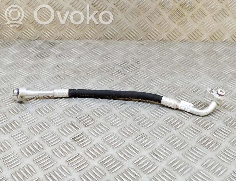 BMW i3 Ilmastointilaitteen putki (A/C) 