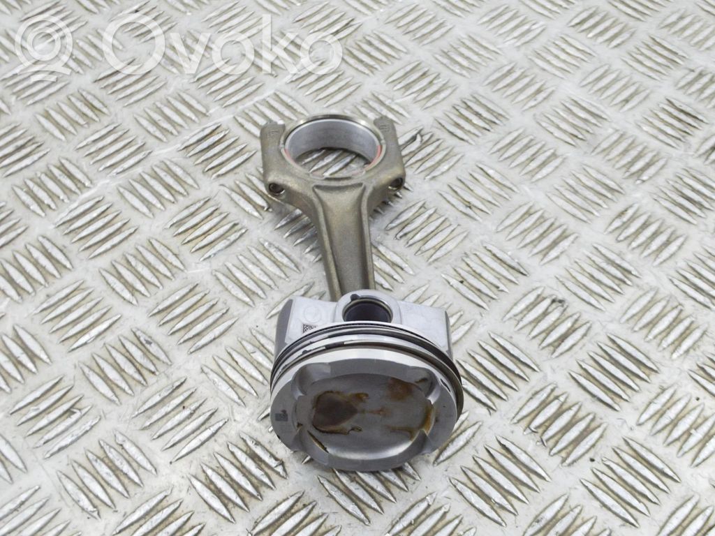 BMW X4 G02 Piston 