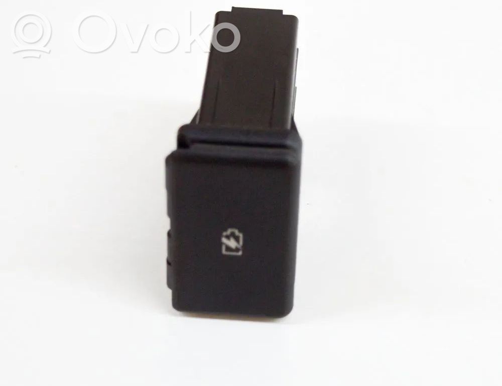 Nissan Leaf II (ZE1) Enchufe conector USB 