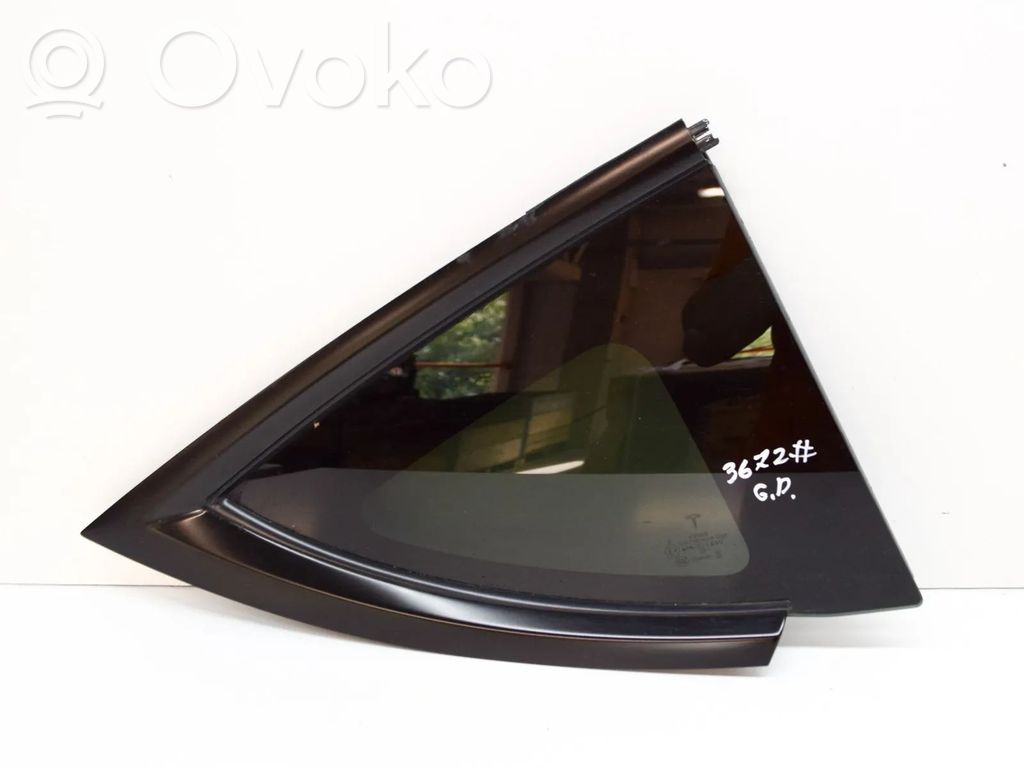 Tesla Model Y Rear side window 