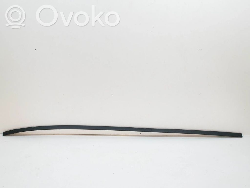 Mercedes-Benz B W247 Listwa dachowa 
