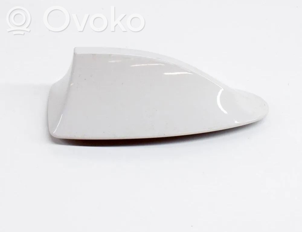 BMW 5 F10 F11 Osłona anteny dachowej GPS 
