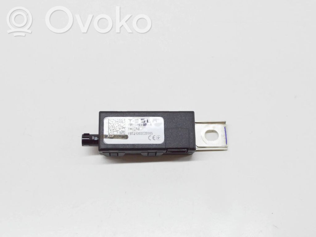 Tesla Model 3 Antenos stiprintuvas 