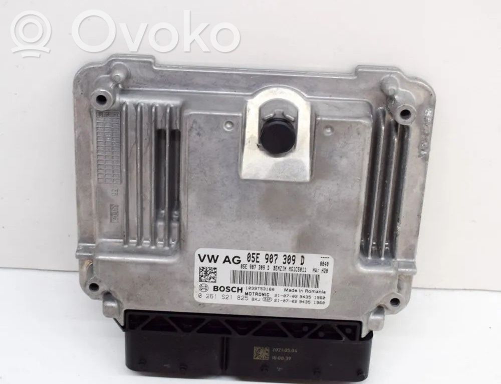 Volkswagen Golf VIII Engine control unit/module 