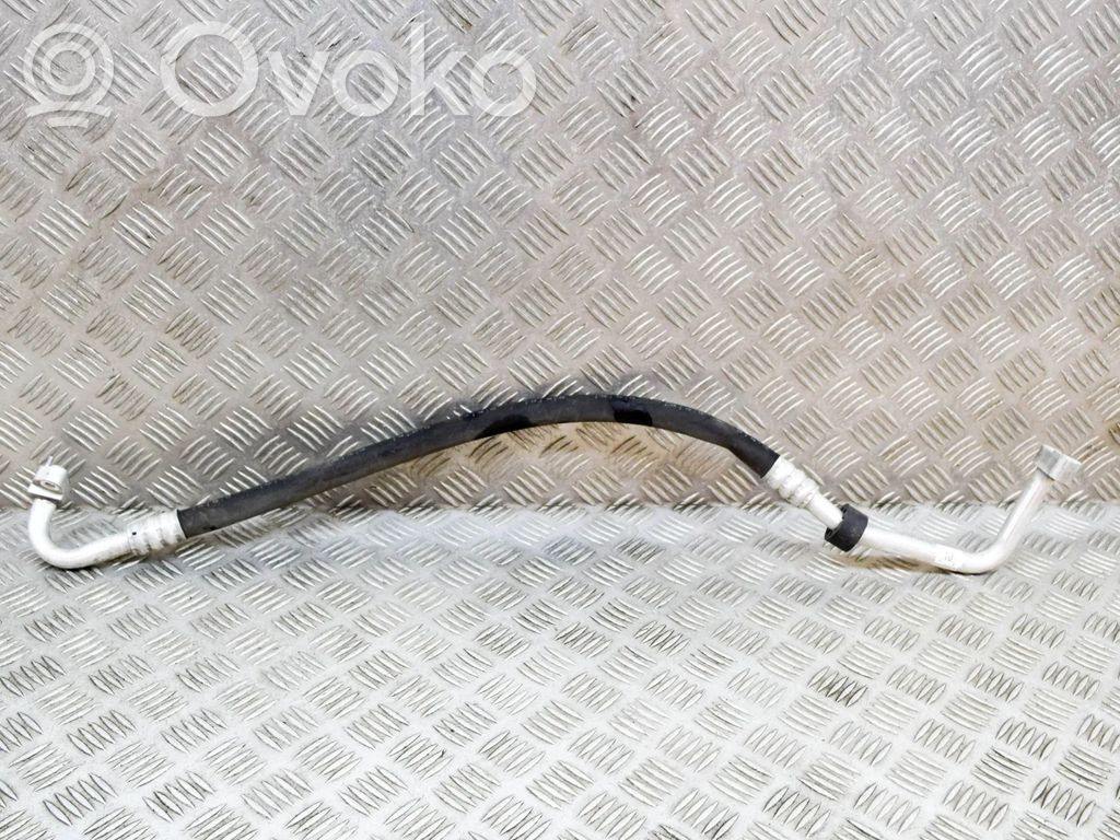 BMW i3 Ilmastointilaitteen putki (A/C) 