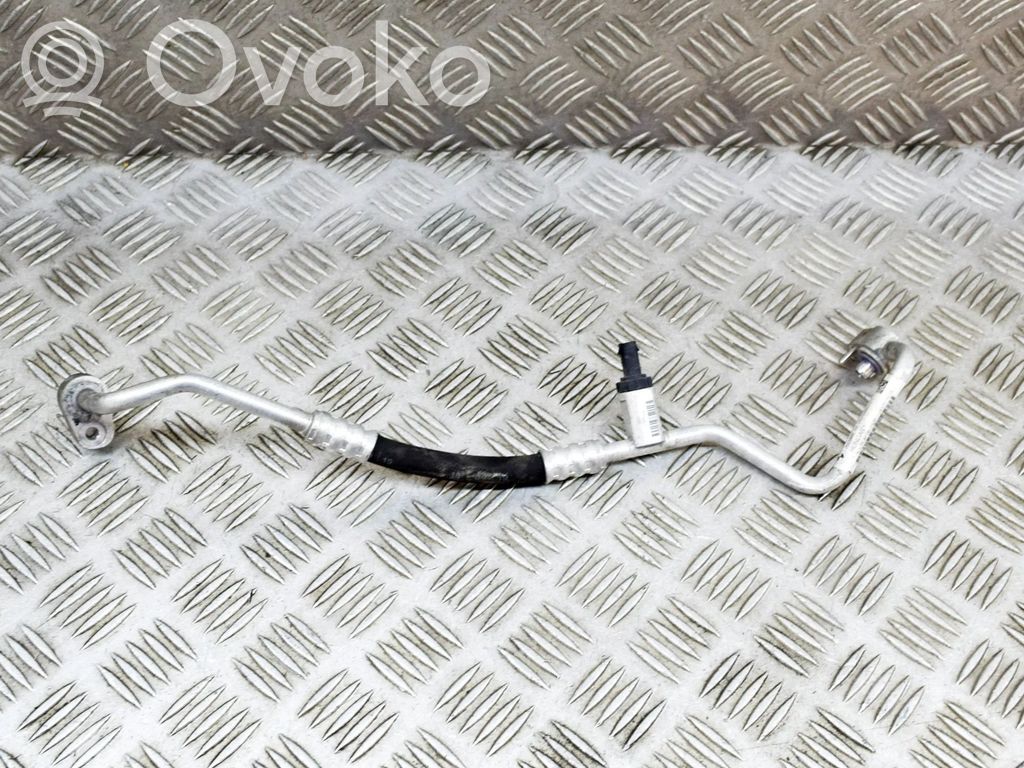 BMW i3 Ilmastointilaitteen putki (A/C) 
