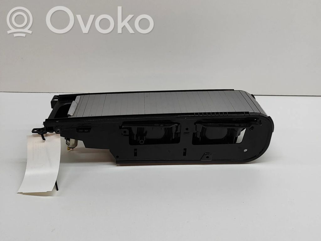 Volvo XC90 Uchwyt na kubek deski rozdzielczej 