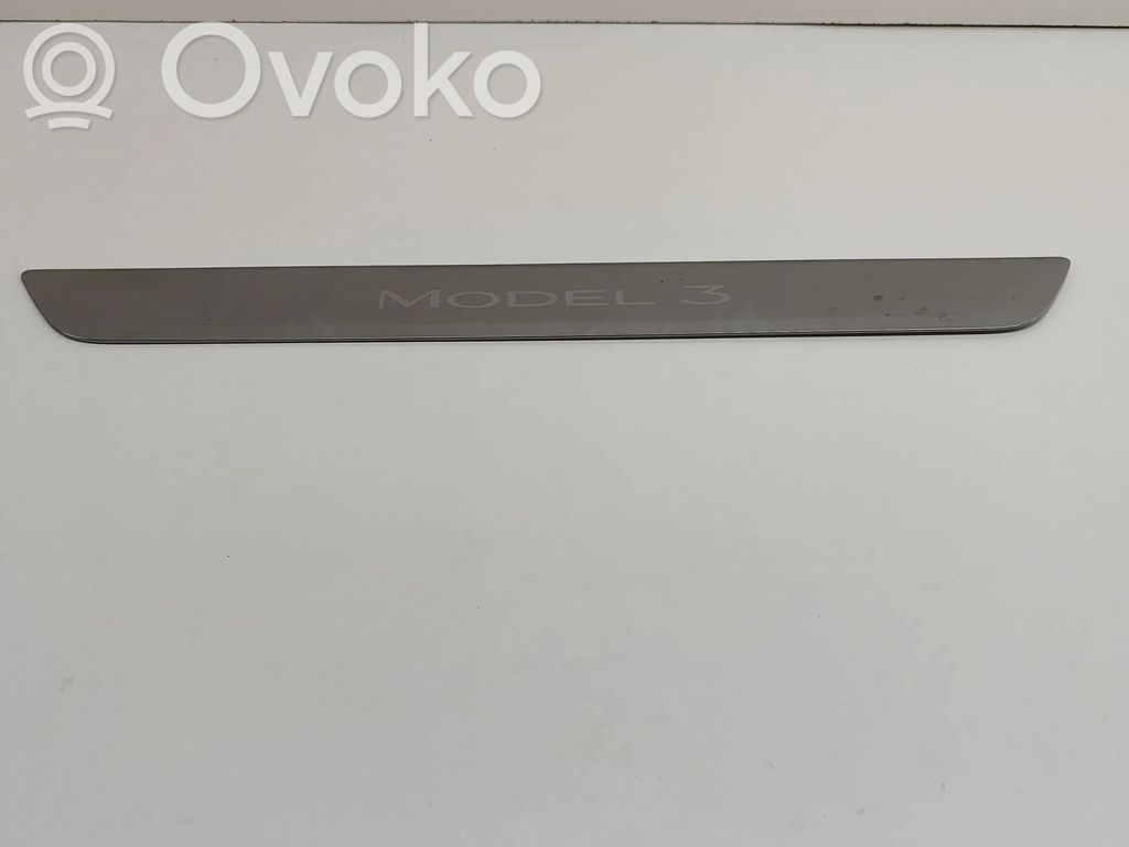 Moldura protectora del borde delantero   150476300A