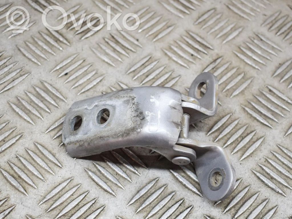 Toyota RAV 4 (XA50) Front door upper hinge 