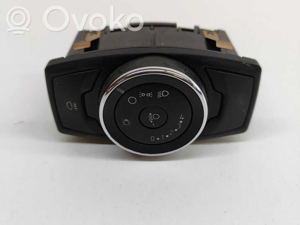 Light switch   BM5T13A024GD