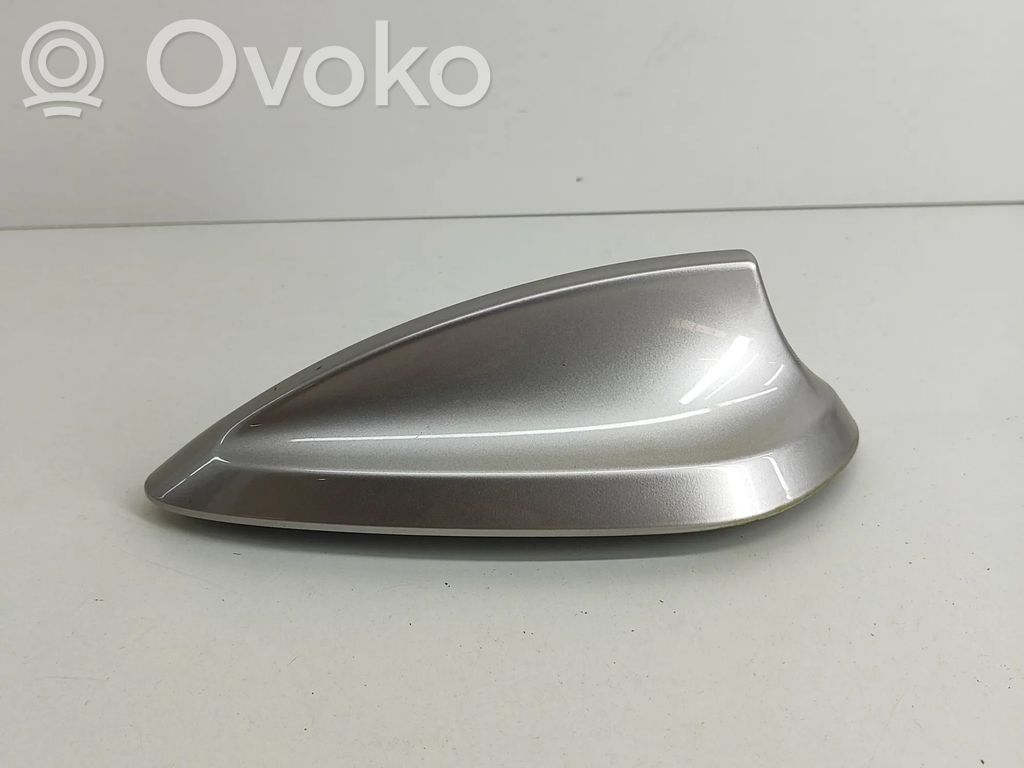 BMW 5 G30 G31 G38 Cubierta de la antena del techo (GPS) 