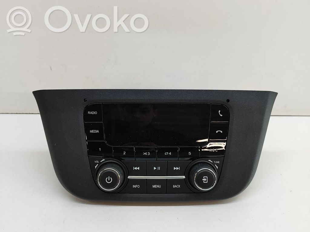 Iveco Daily 5th gen Unidad delantera de radio/CD/DVD/GPS 