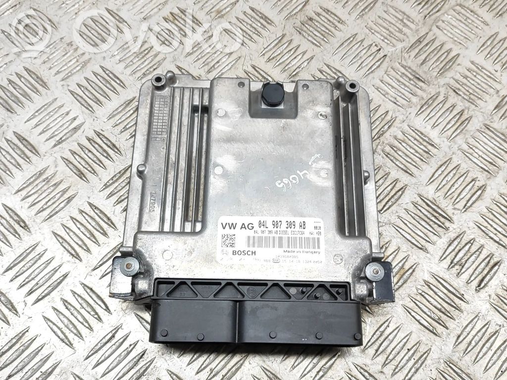 Audi Q3 8U Engine control unit/module 