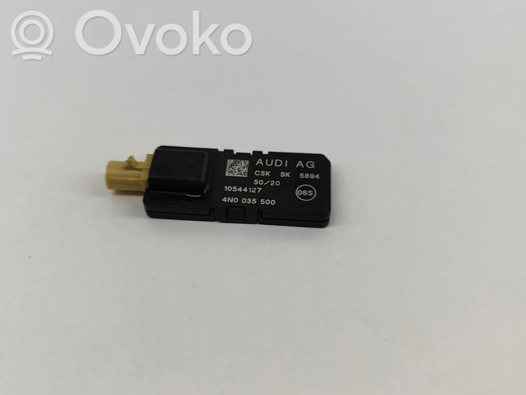GPS-pystyantenni   4N0035500