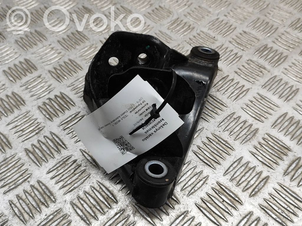 Engine mounting bracket   111023200C