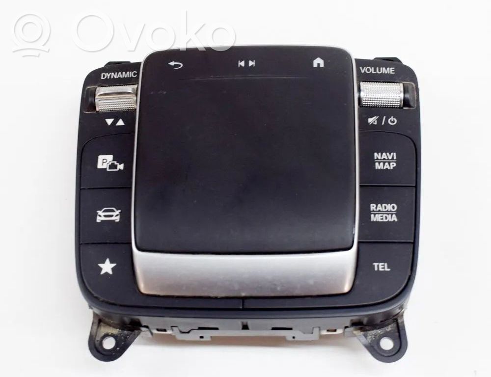 Mercedes-Benz EQA Panel radia 