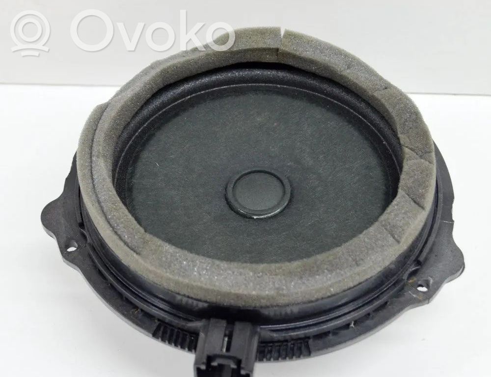 Ford Mustang VI Takaoven kaiutin 