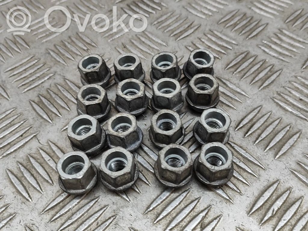 Opel Cascada Tuercas/tornillos 