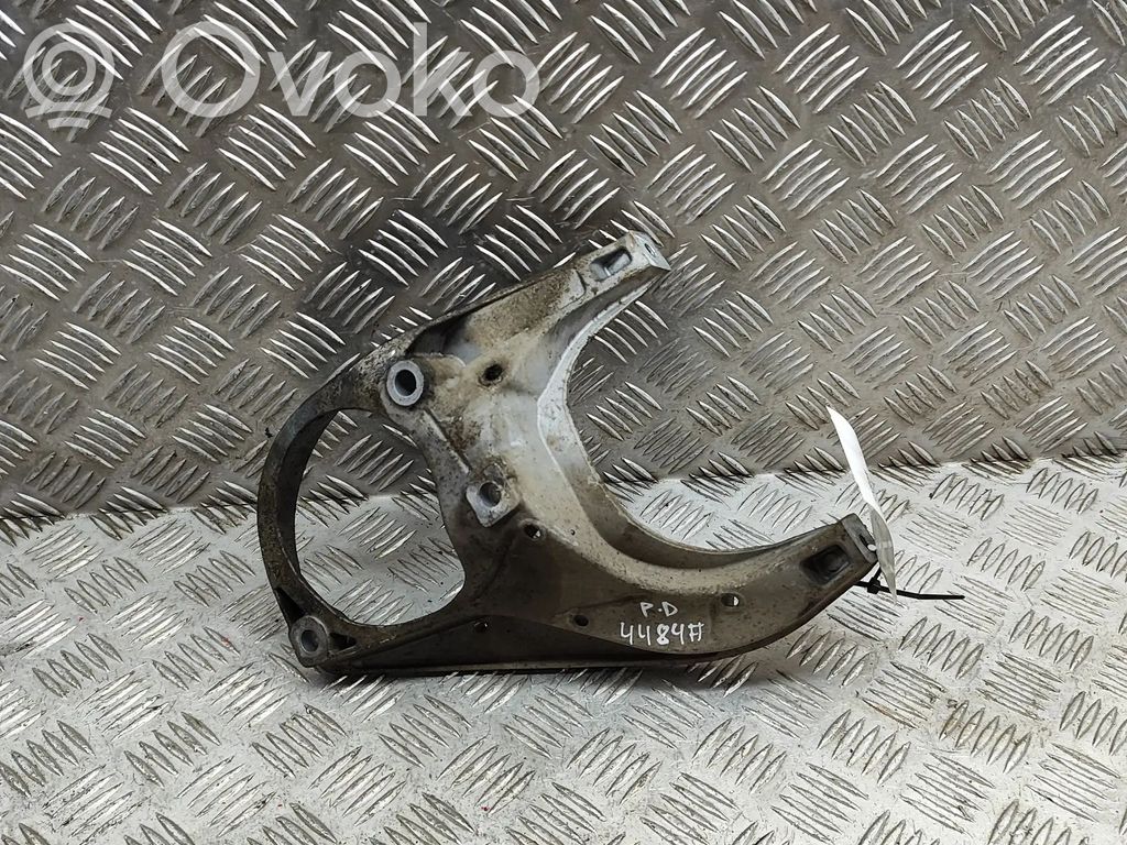 Porsche Macan (95B) Engine mounting bracket 