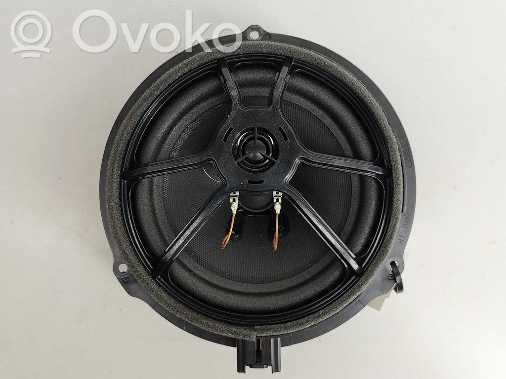Ford Puma Enceinte de porte arrière