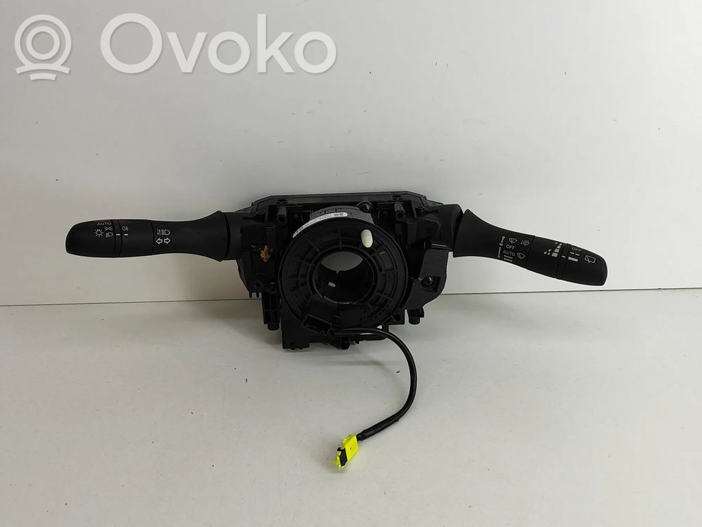 Nissan Juke II F16 Leva indicatori