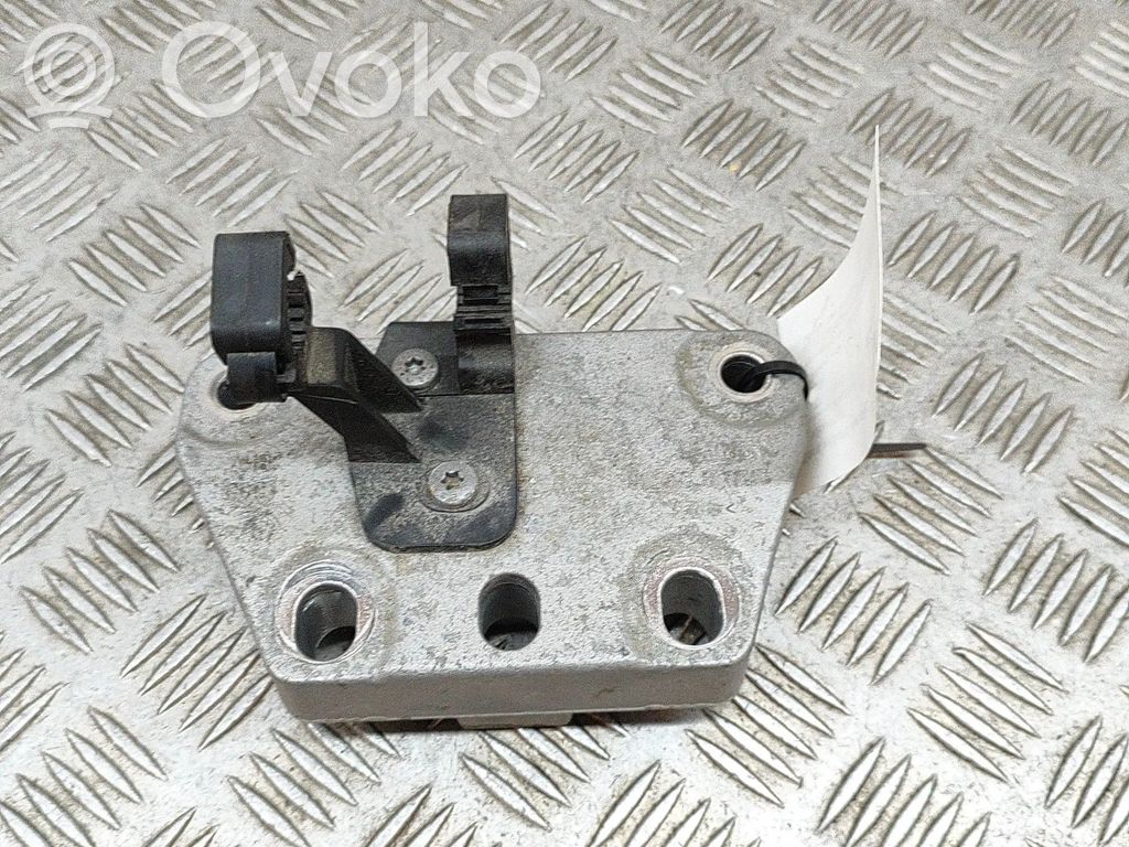 Volkswagen Golf VII Łapa / Mocowanie silnika 