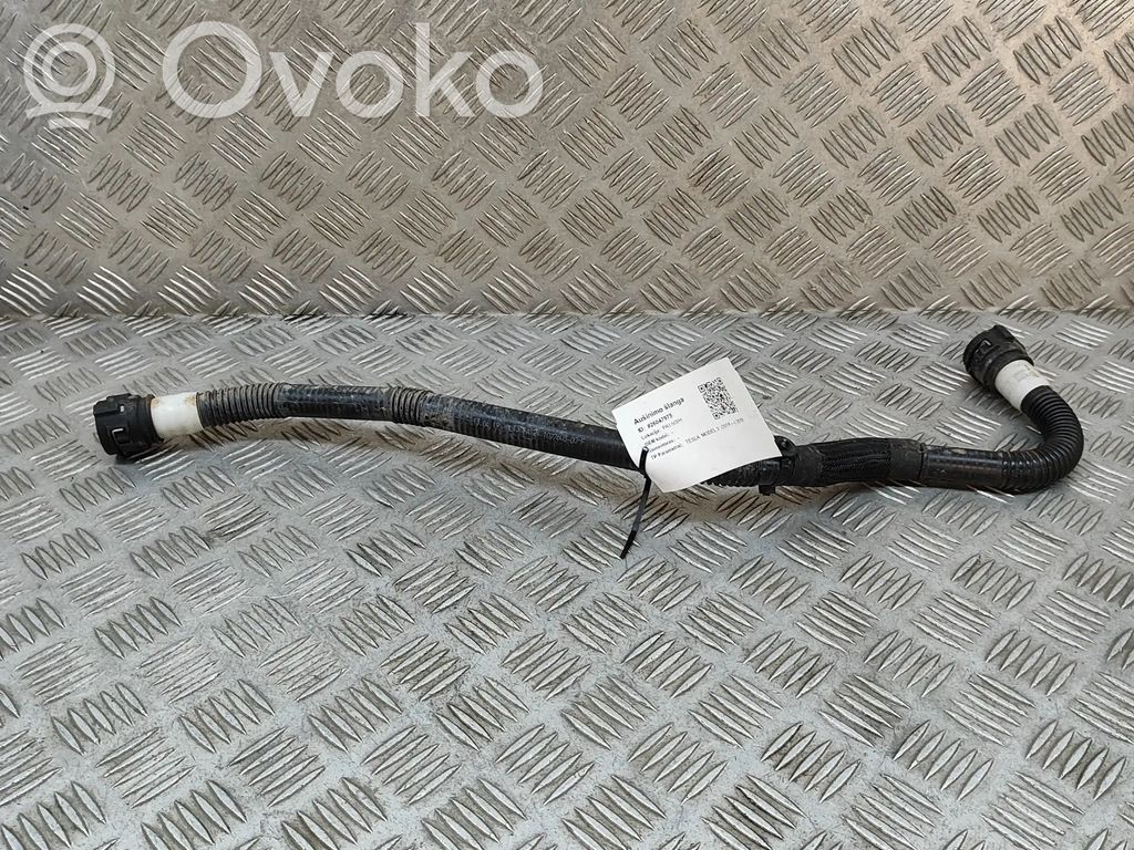Tesla Model 3 Engine coolant pipe/hose 