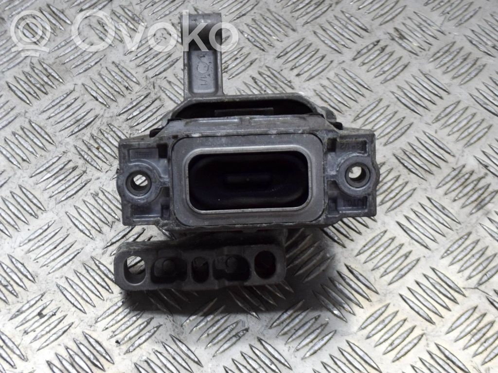 Volkswagen Tiguan Suport tampon motor 