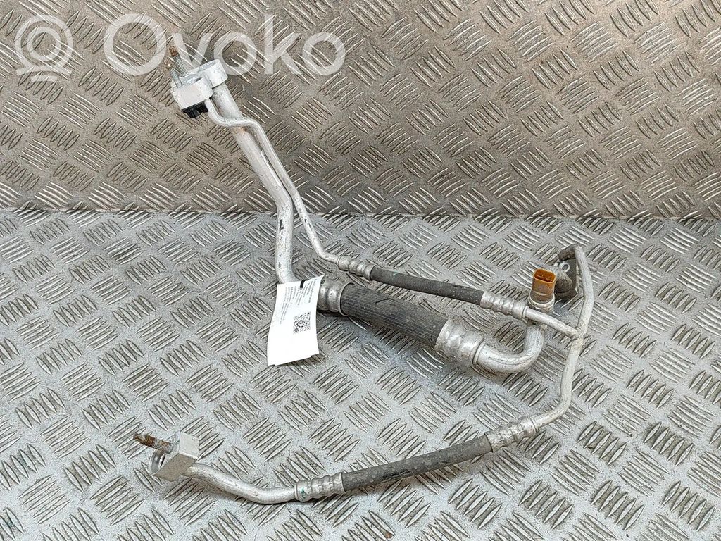 Tesla Model X Ilmastointilaitteen putki (A/C) 