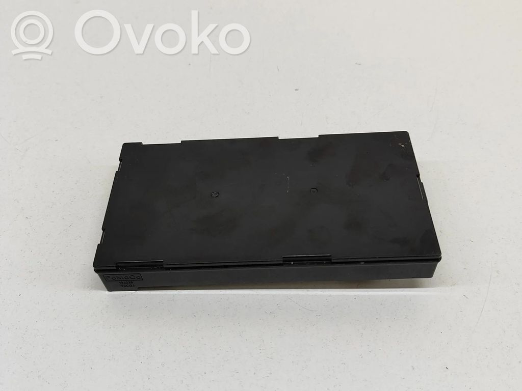 Ford Kuga III Wireless charging module 
