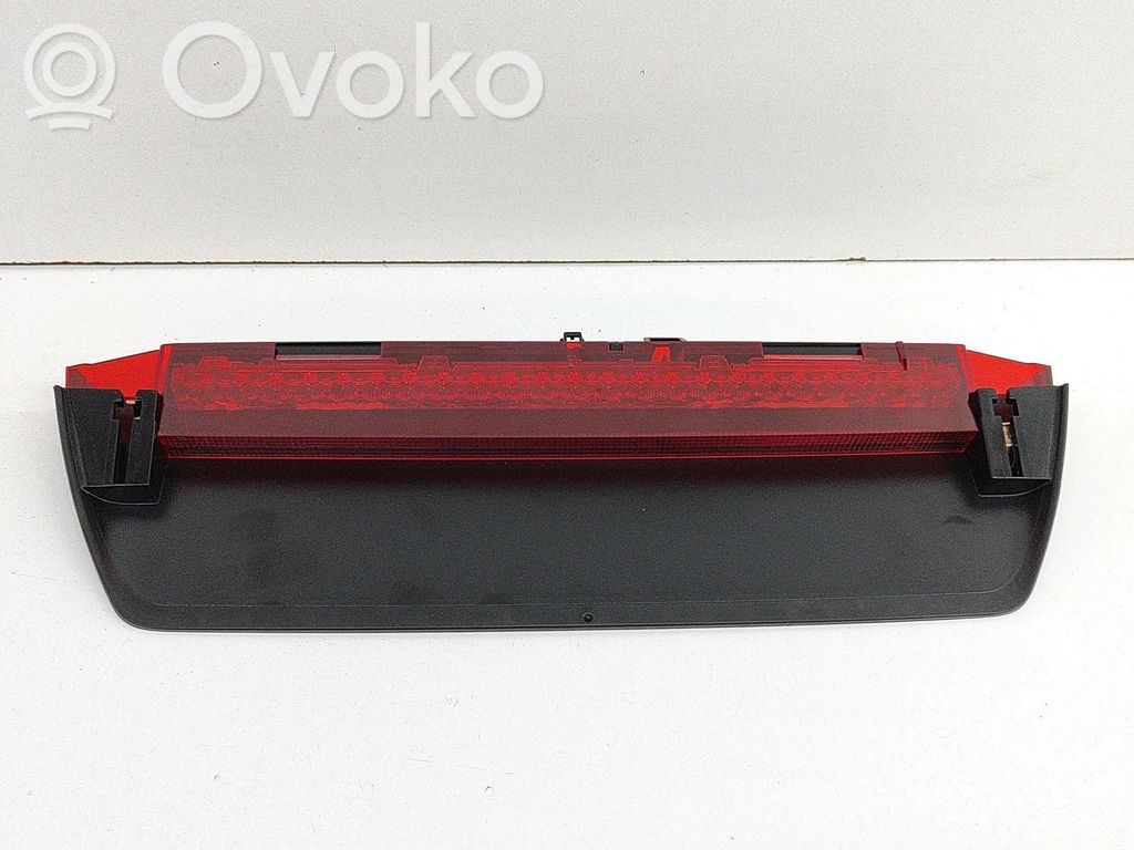 Volkswagen PASSAT B8 Trzecie światło stop 
