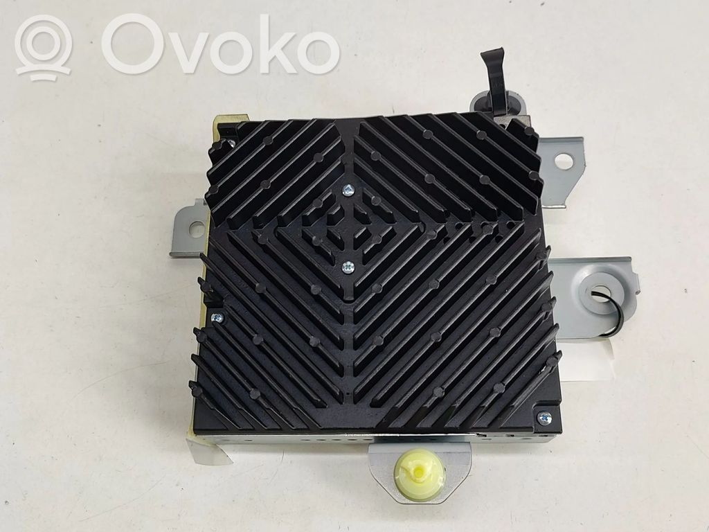 Honda Civic X Amplificator sunet 