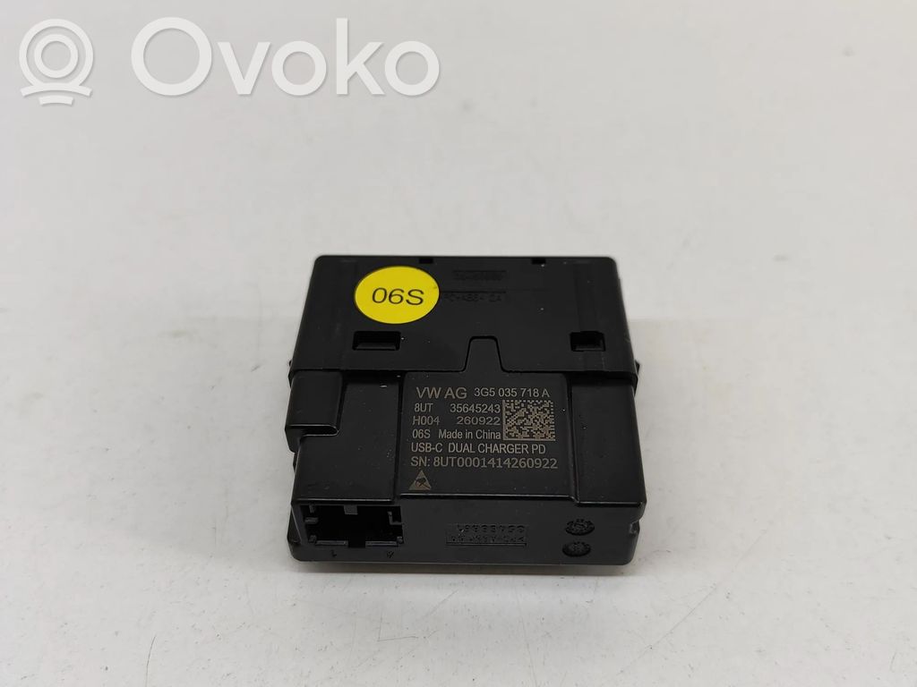 Volkswagen ID.4 Gniazdo / Złącze USB 