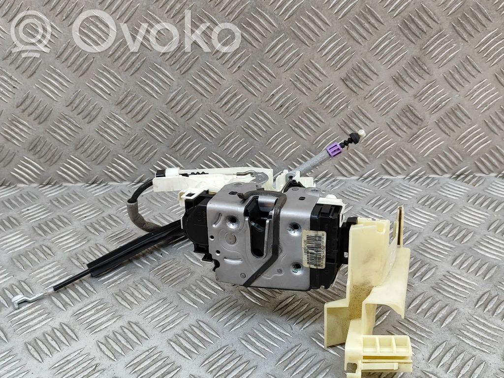 Mercedes-Benz CLS C218 X218 Etuoven lukko 
