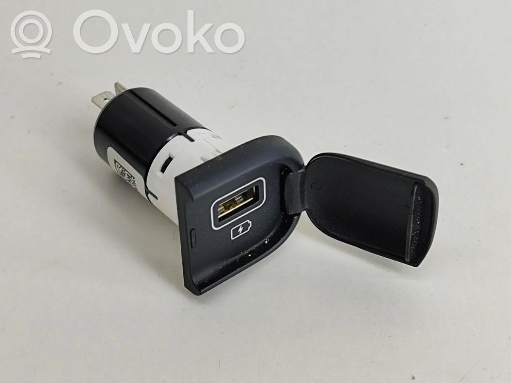 KIA Niro USB-pistokeliitin 