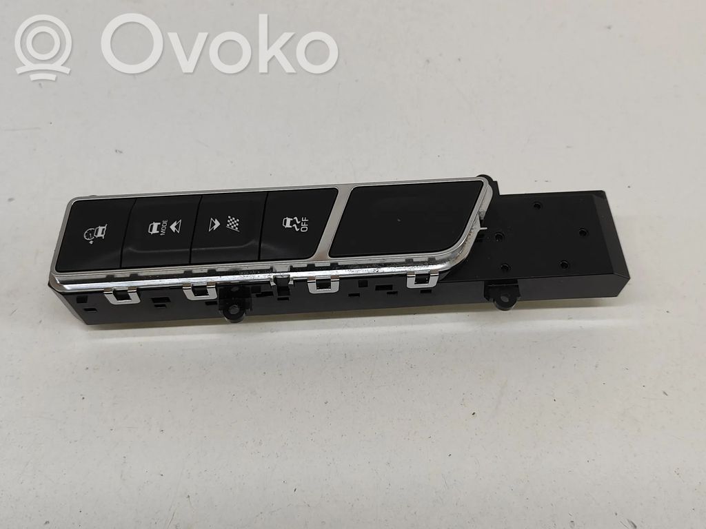 Jaguar I-Pace A set of switches 
