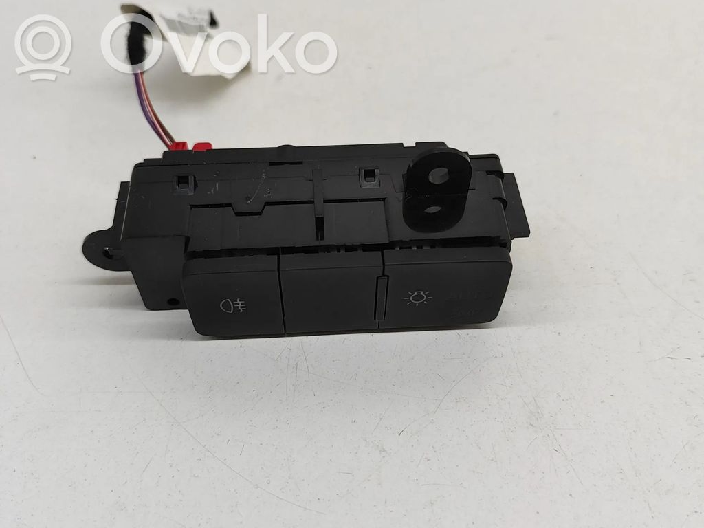 Skoda Octavia Mk4 Interruptor de luz 