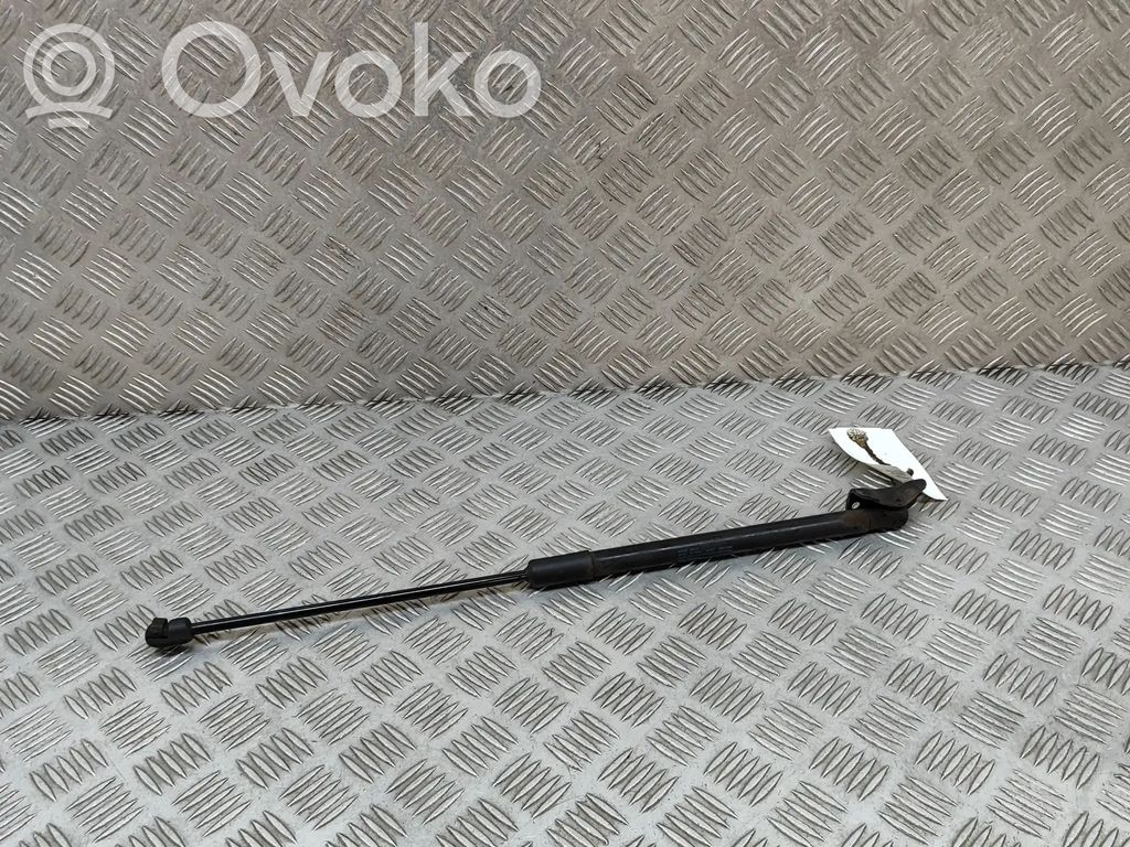 Amortyzator klapy tylnej bagażnika   5L6827550A
