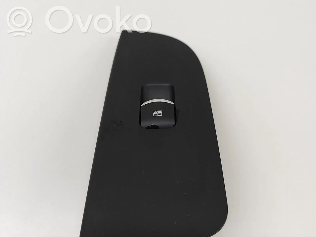 Przyciski szyb   1561494100