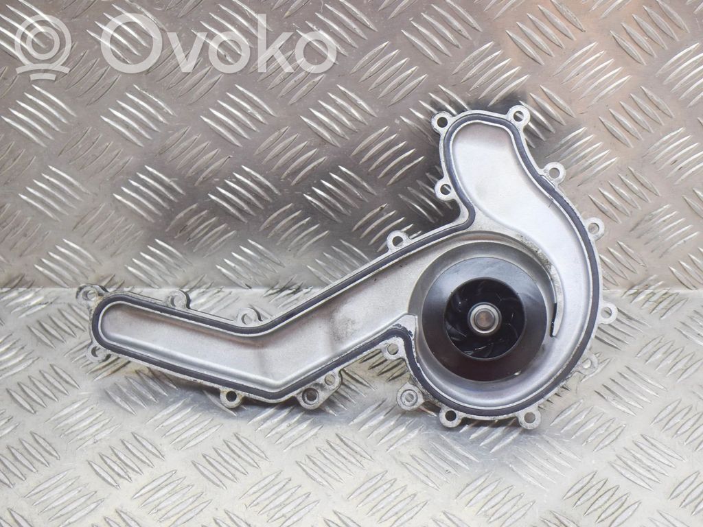 Audi Q7 4M Water pump 
