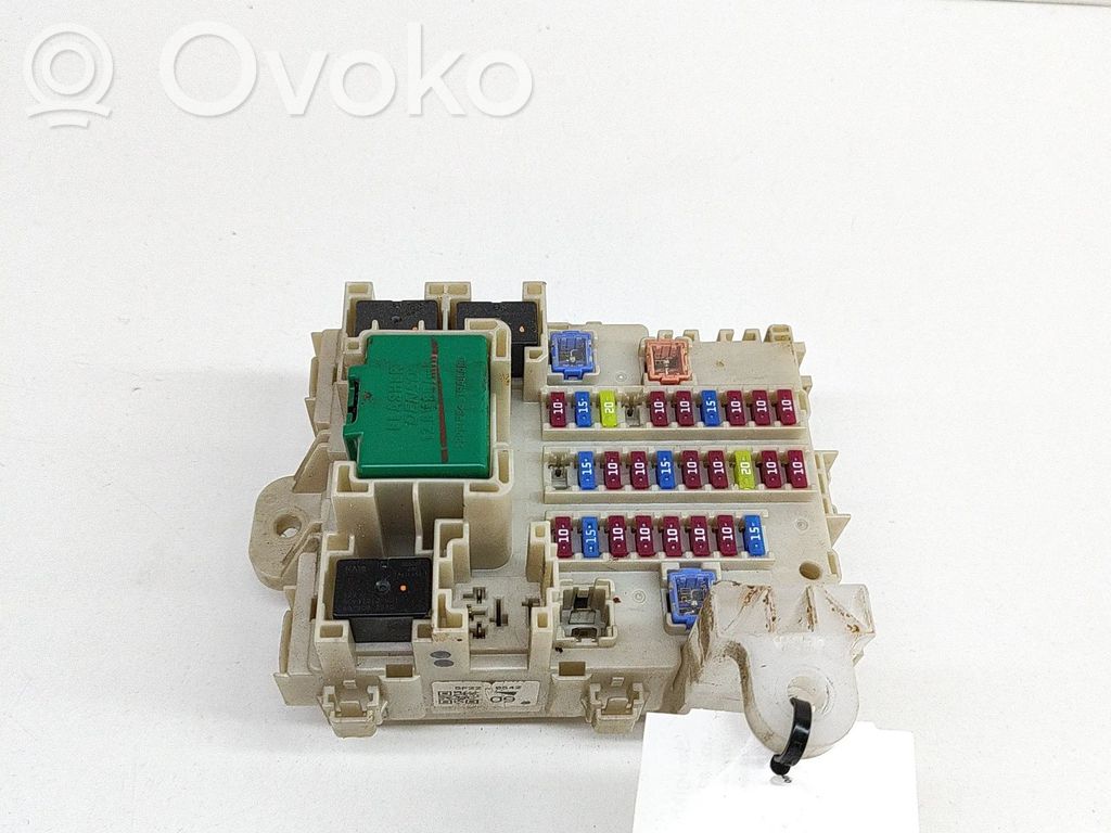 Isuzu D-Max Fuse module 