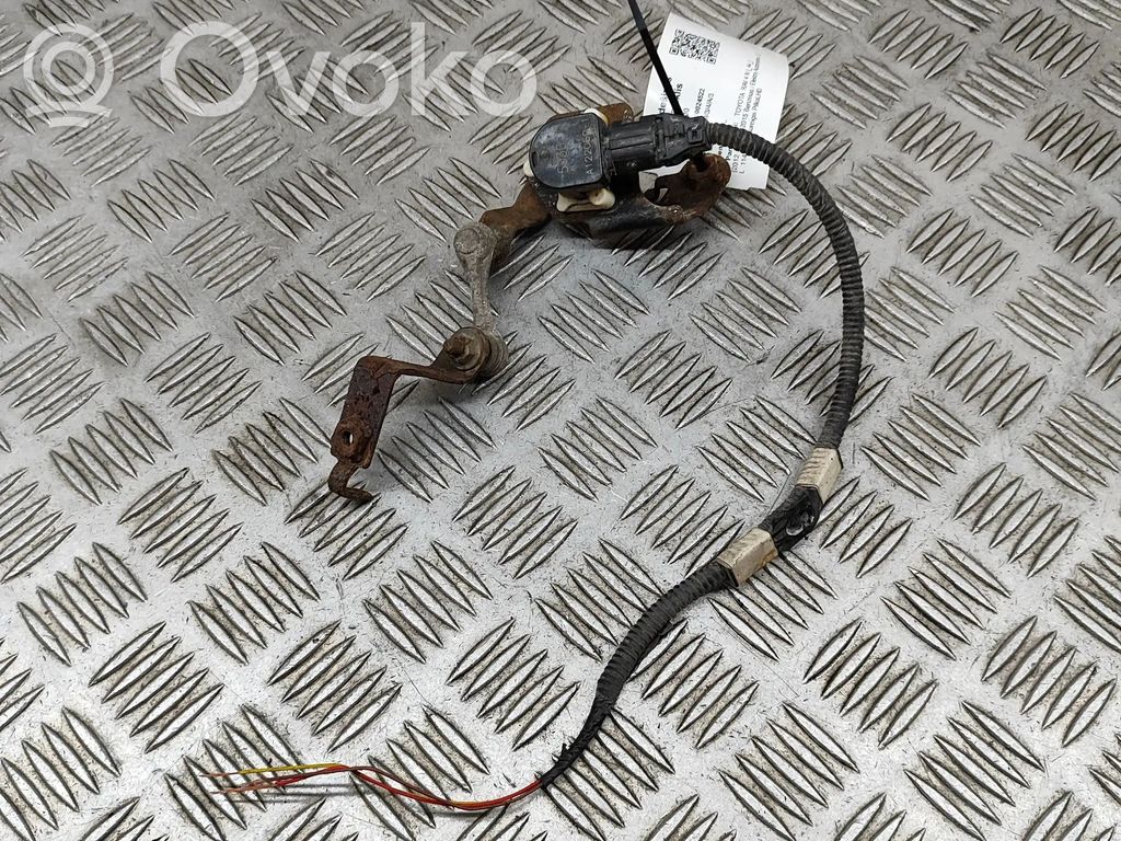 Toyota RAV 4 (XA40) Rear air suspension level height sensor 