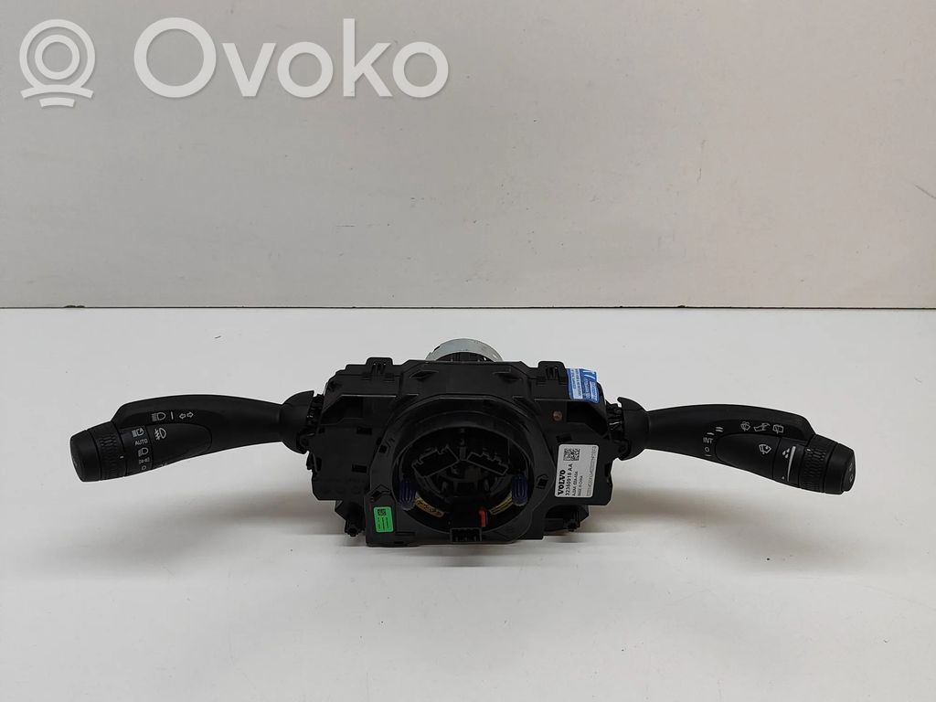 Volvo XC40 Palanca de intermitentes 