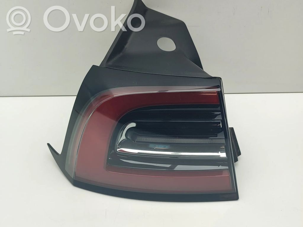 Tesla Model Y Takavalot 