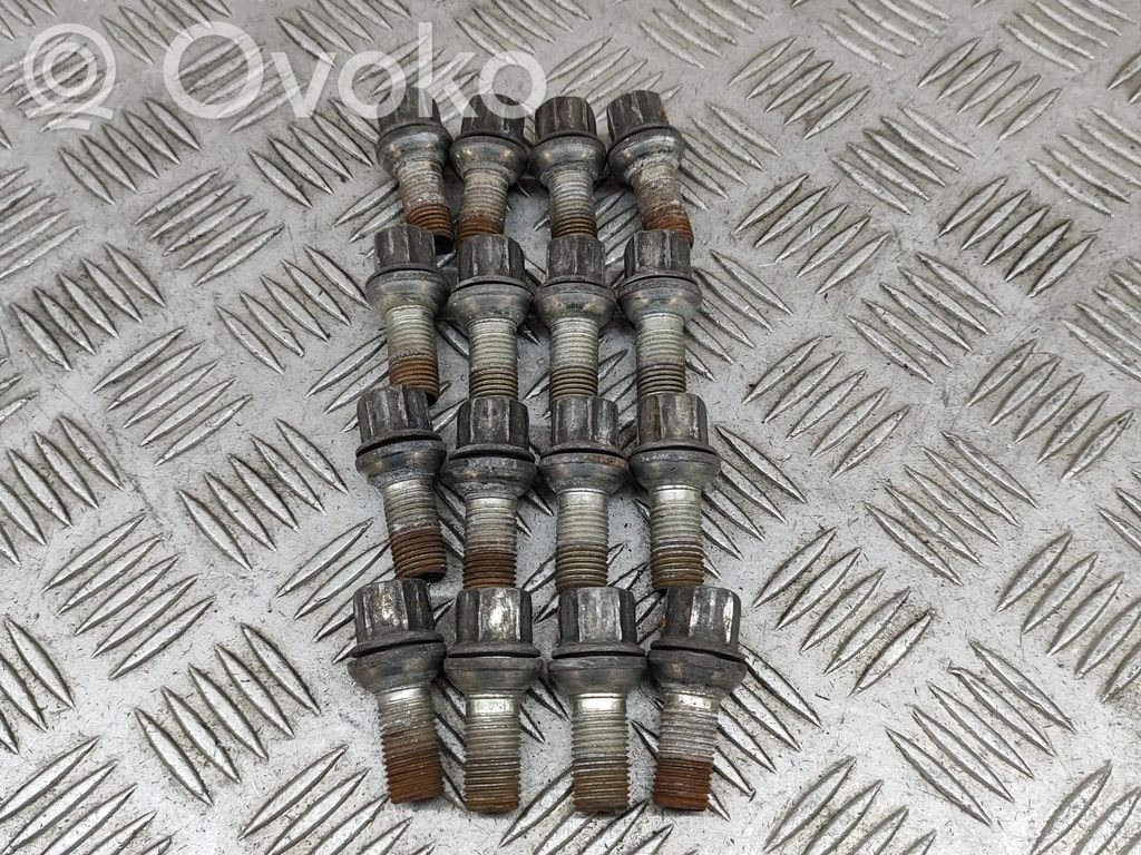Tuercas/tornillos   WHT002438